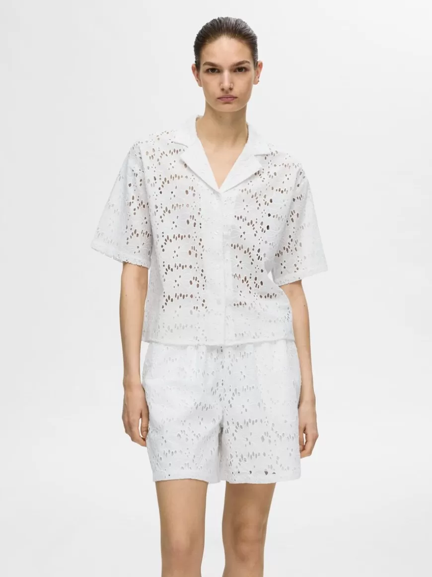 SELECTED BRODERIE ANGLAISE KORTERMET SKJORTE White Clearance